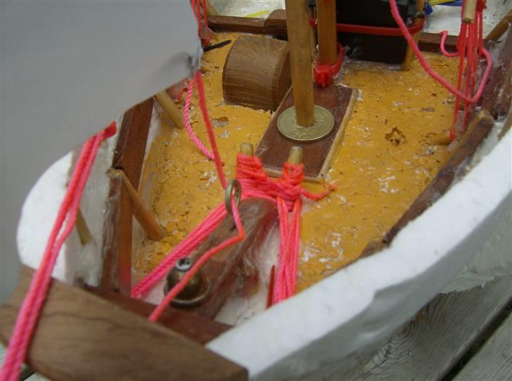 Båd ´¯`·2 mastet sejlbåd·´¯` - Håndsnittet delfin som gallionsfigur,, billede 9