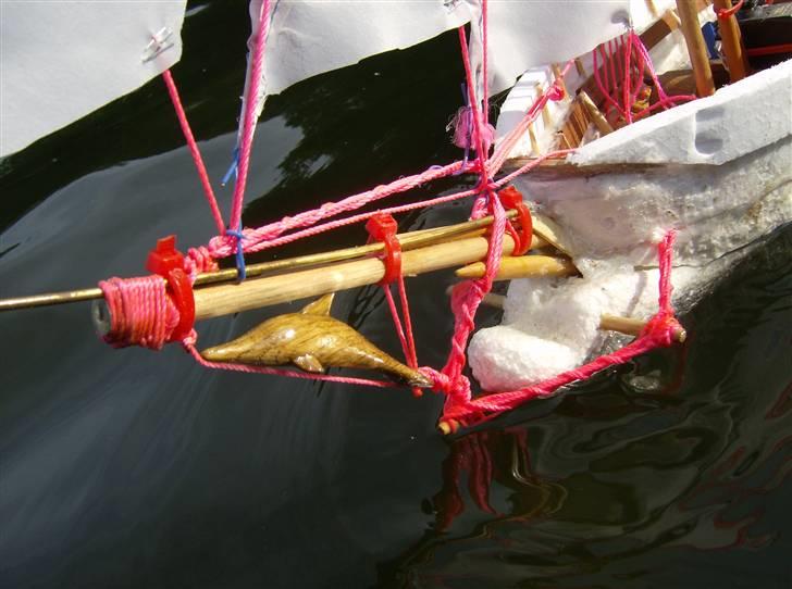 Båd ´¯`·2 mastet sejlbåd·´¯` - Håndsnittet delfin som gallionsfigur,, billede 16