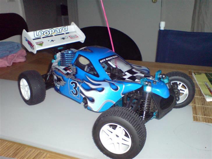 Buggy Leopard (Solgt) - Med de nye dæk på billede 1