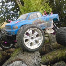 Off-Roader HPI Savage 25