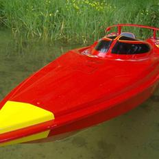 Båd Graupner Giant Racer.