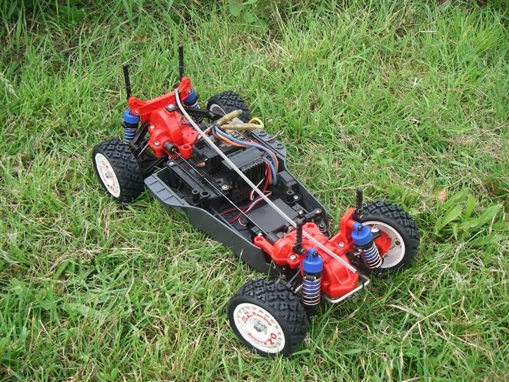 Bil Tamiya Celica TA-01 - Endelig til det denne oprettelse drejer sig om: Chassiset. billede 8