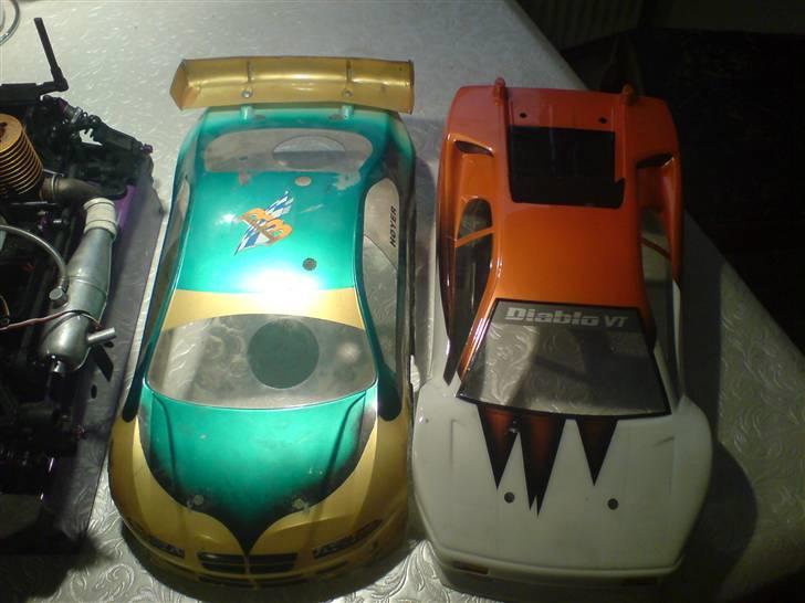 Bil HPI R40 SOLGT - to stk karos billede 2