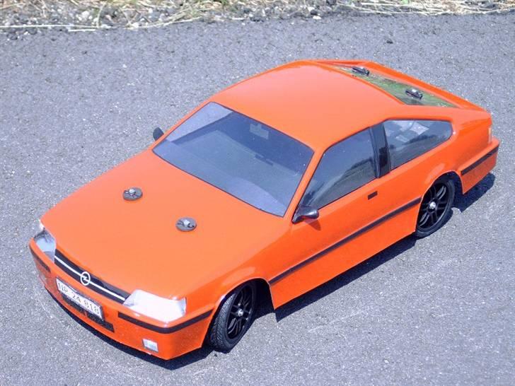 Bil Opel Monza TA-03F - Samtlige billeder kan ses her uden bruger på rcgalleri: http://www.rcgalleri.dk/html/gal_visbil.asp?ID=17178&ipc=63879 billede 1