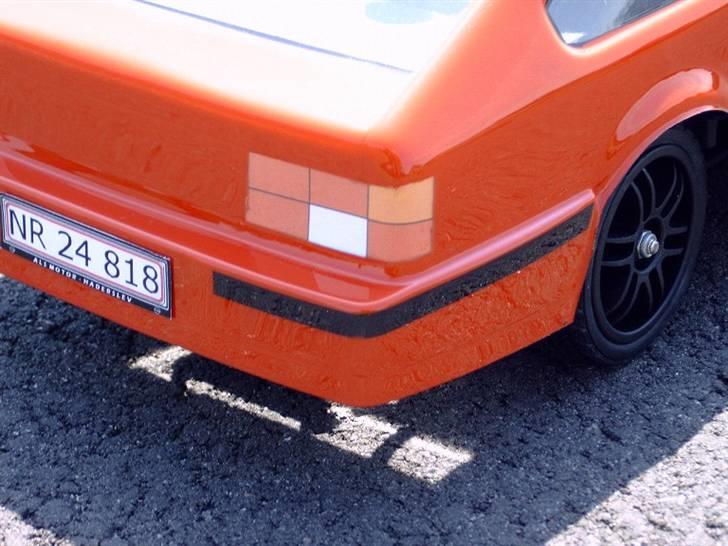 Bil Opel Monza TA-03F - De lakerede pyntelister... billede 12