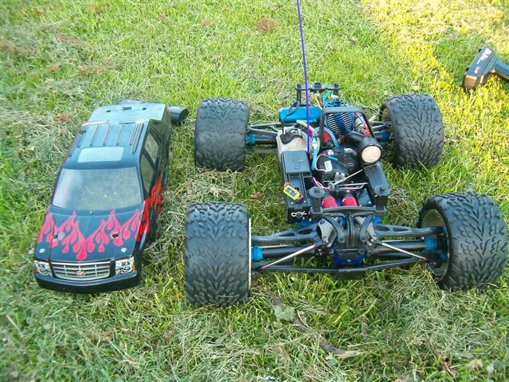 Truck traxxas revo 3.3 SOLGT billede 5
