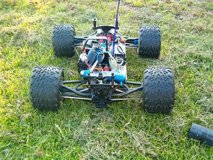 Truck traxxas revo 3.3 SOLGT billede 8