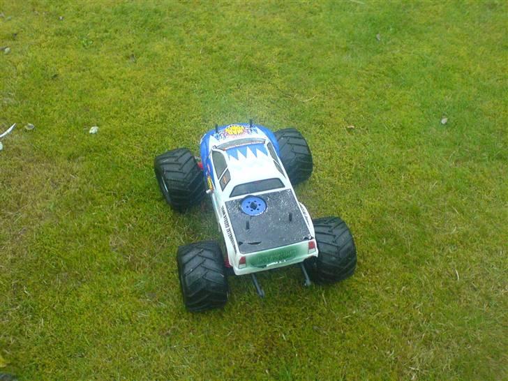 Buggy kyosho Mad Force byttet billede 1