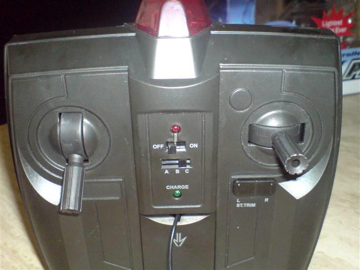 Helikopter Silverlit PicooZ - Kontroltårnet.. hehe.. Trimfunktion virker forbløfende godt. billede 4