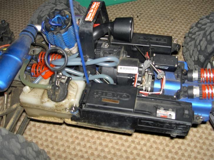 Truck Traxxas REVO 3,3 billede 4