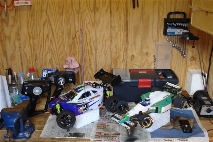 Off-Roader atomic warhead 4x4 nitro - her er mit lille værksted. billede 8