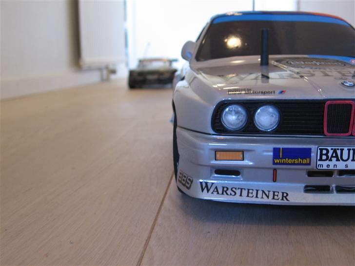 Bil tamiyaTT-01 bmw m3 karos - ja ja, den trækker fra mercer..  billede 7