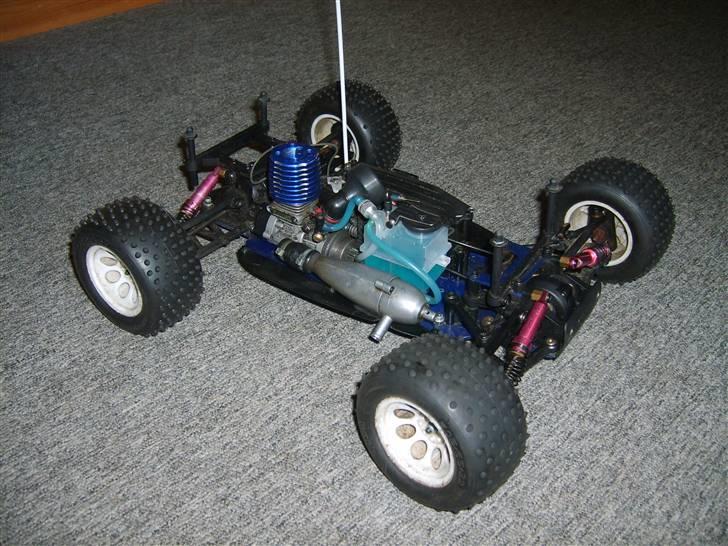 Off-Roader Kyosho Stadium (SOLGT) billede 8