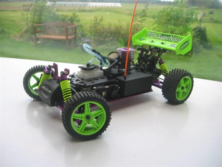 Buggy Atomic Warhead - Hele bilen. billede 1