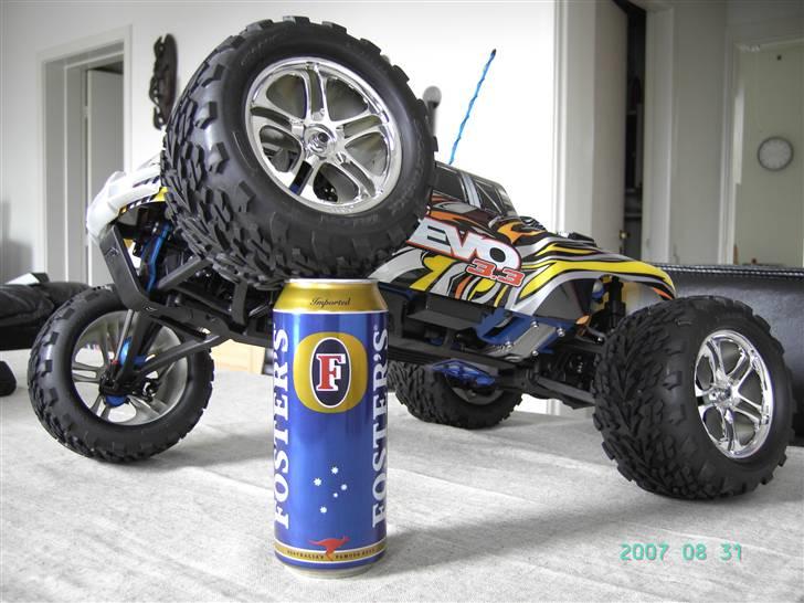 Off-Roader traxxax revo 3.3 - hehe er en ½ liter dåse den kan sku gi sig lidt billede 4