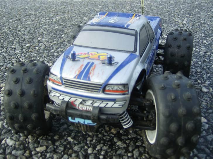 Truck Monster MRX4 4x4 WD - Monster Truck MR4 4x4 WD med nye monster knubdæk......(-: billede 1