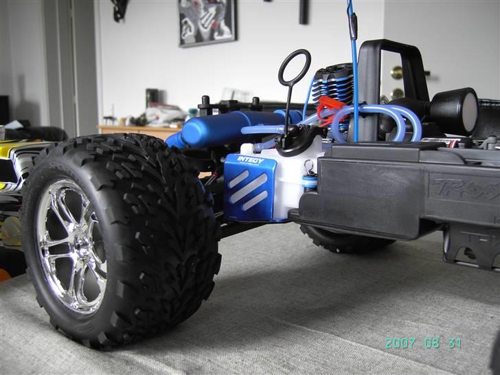 Off-Roader traxxax revo 3.3 - tank alu cover billede 14