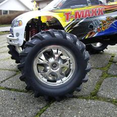 Off-Roader T-MAXX (solgt) 