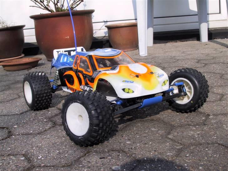 Off-Roader Associated RC10T4FT SOLGT - Her med ´græs-dæk´  billede 2