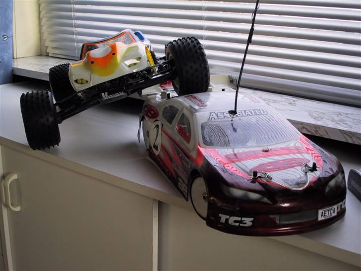 Off-Roader Associated RC10T4FT SOLGT - T4´eren oven på min gamle TC4. Ejes nu af Lars N herinde fra også. :) billede 11
