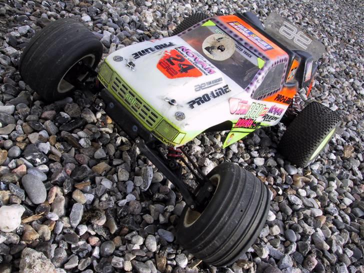 Off-Roader Team Associated RC10T2FT - Holder sig da okay, selvom den har et par år på bagen ;) billede 1