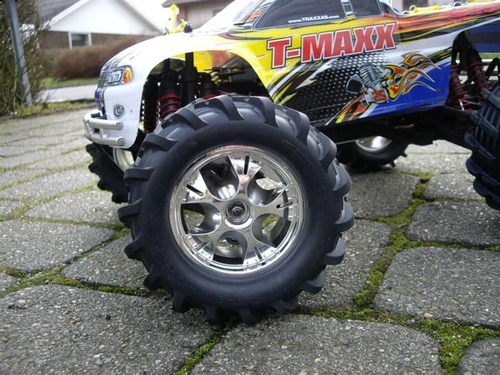 Off-Roader T-MAXX (solgt)  - de nye GRP hjul billede 2