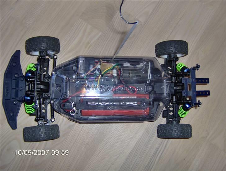 Bil Kyosho PureTen Alpha 3 EP - Her med "dust-coveret" monteret! Det ser ik for smart ud, men det er dælme praktisk! billede 3