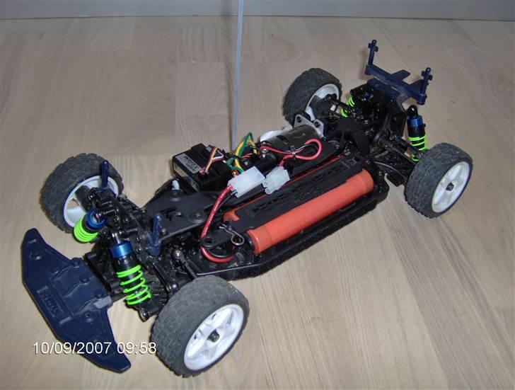 Bil Kyosho PureTen Alpha 3 EP - Såen ser chassis´et ud! billede 4