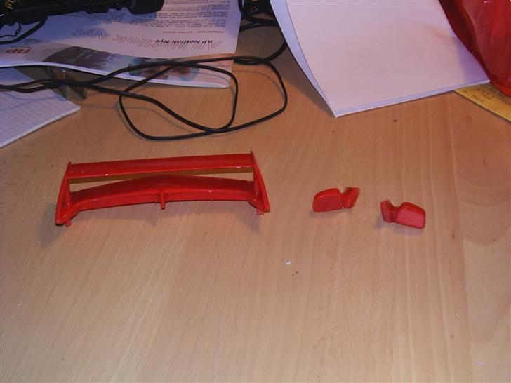 Bil HBX Evo ***TIL SALG*** - Her er Evo karossens originale hækvinge og spejle, vingen overvejer jeg dog og udskifte billede 12