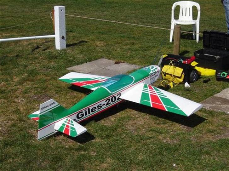 Fly Giles 202 140 "RIP" billede 1