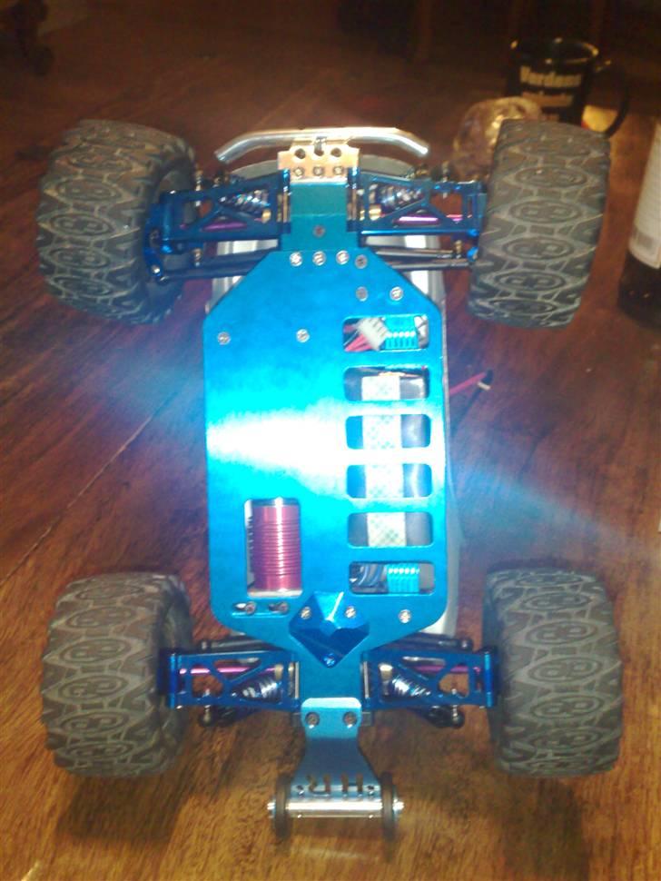 Off-Roader RC18MT alu. monster  - Hva fan... kigger du under mine skørter :O) billede 7