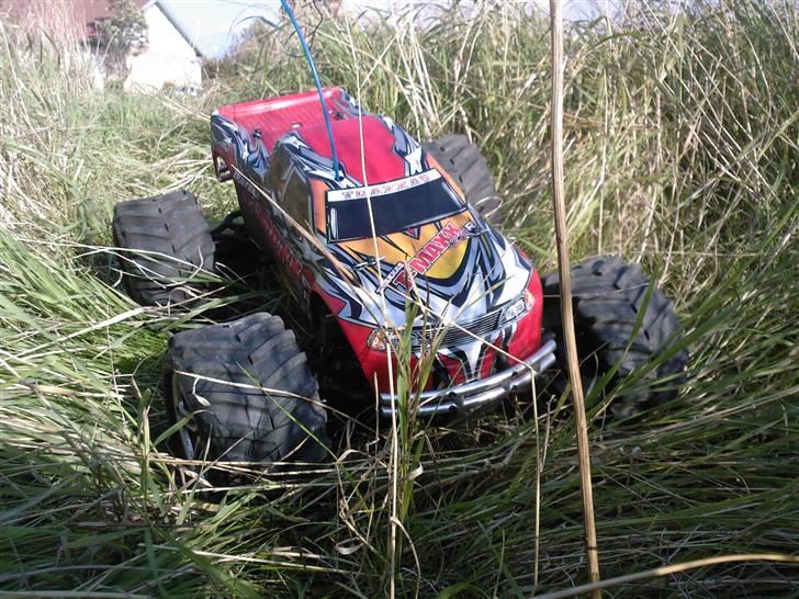 Off-Roader Traxxas T-Maxx 2,5 R (Red Bull) billede 2