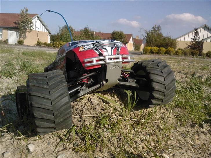 Off-Roader Traxxas T-Maxx 2,5 R (Red Bull) billede 8
