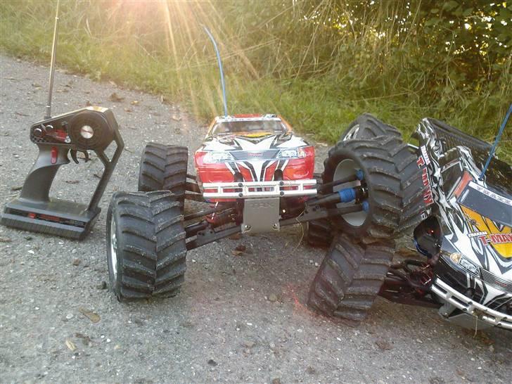 Off-Roader Traxxas T-Maxx 2,5 R (Red Bull) billede 11