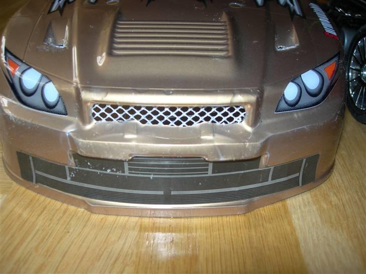 Bil Hbx skyline - så er der kommet gitter i foran billede 2