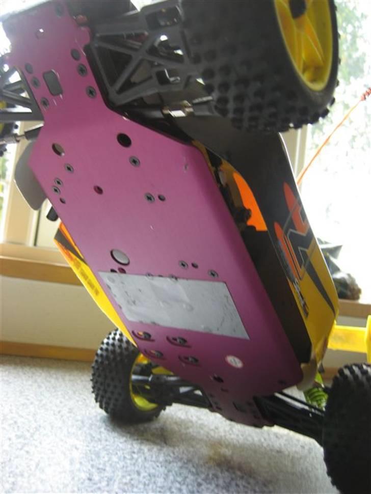 Bil Atomic Warhead *SOLGT* billede 6