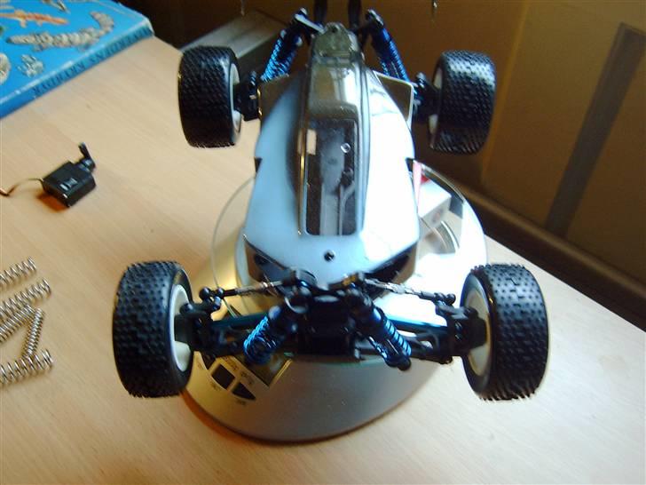Buggy associated rc18b FT billede 7