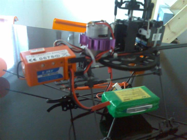 Helikopter E Sky HoneyBee CP2 3D - Her kan man se den ekstra køler jeg fik med. billede 3