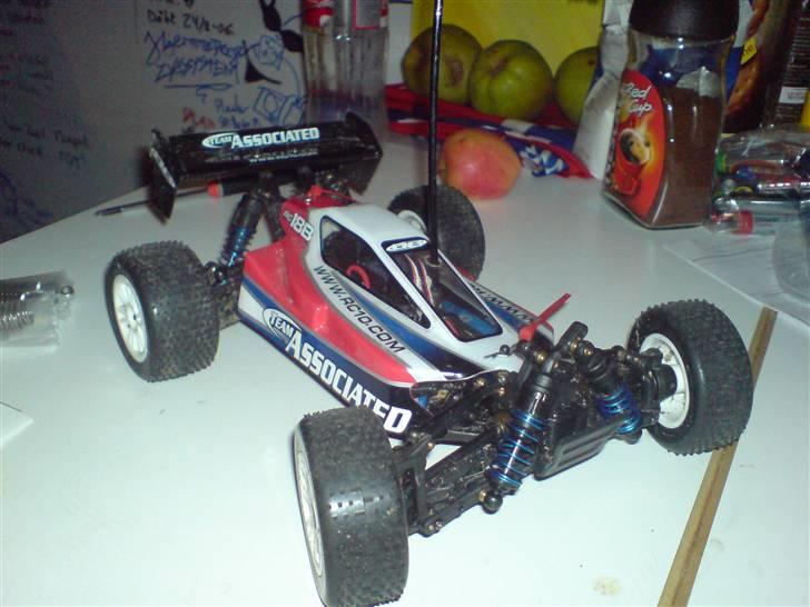 Bil Team associated 18b/T billede 2