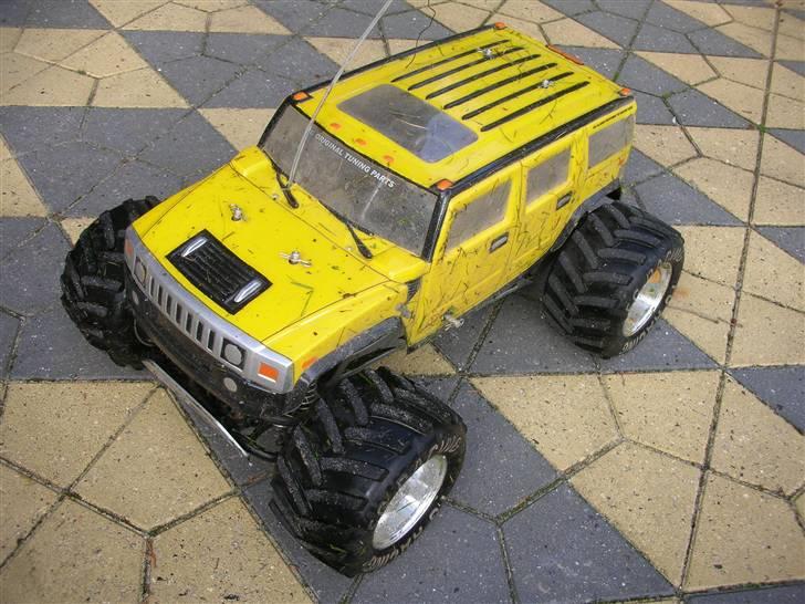 Off-Roader FG Monster Hummer H2 RTR - Efter en tur i grasset billede 19