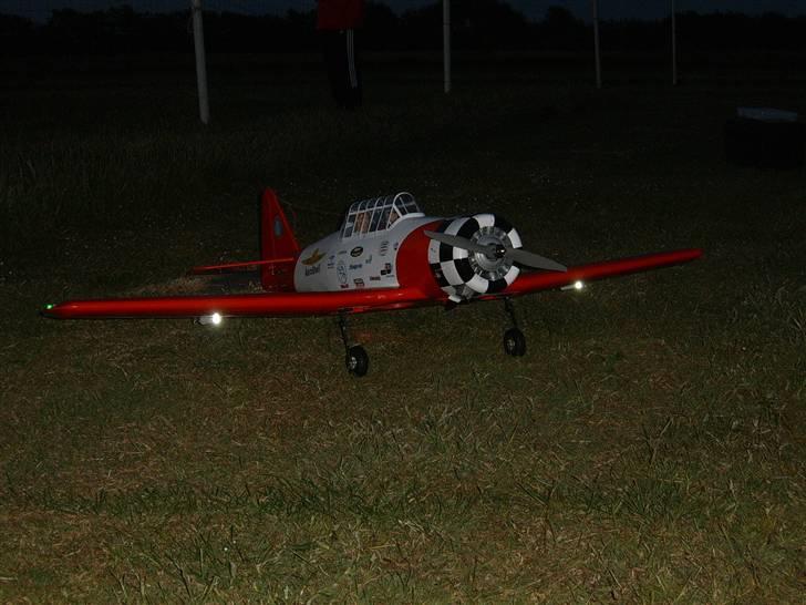 Fly NORTH A HAVARD AT-6 SOLGT - Dejlig model der bare flyver super godt. billede 17