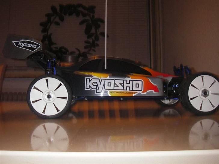 Buggy kyosho inferno mp 7.5 - min bil med mine nye on-road dæk! billede 5