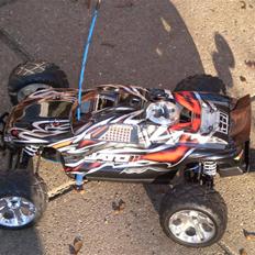 Bil Traxxas jato 3,3 m solgt.