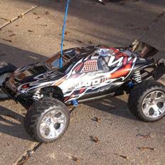 Bil Traxxas jato 3,3 m solgt.