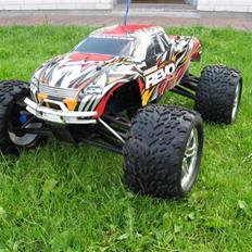 Truck Traxxas Revo 3,3 - Solgt