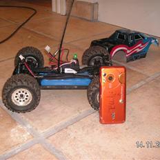 Off-Roader team ae rc18mt
