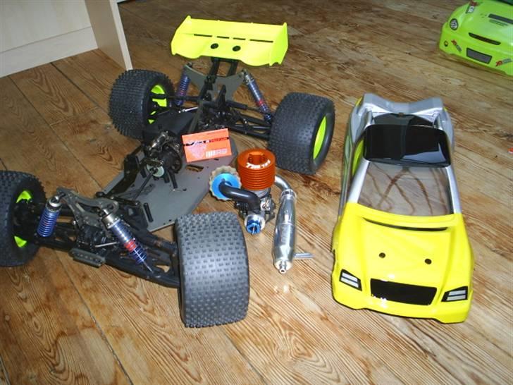 Truck Hong Nor X1crt Pro - Så er der ved at være styr på hvilke stumper der skal i den.. RB TM-728....  billede 3