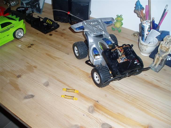 Buggy buggy ødelagt - fjernbetjeningen og stødæmbere billede 6