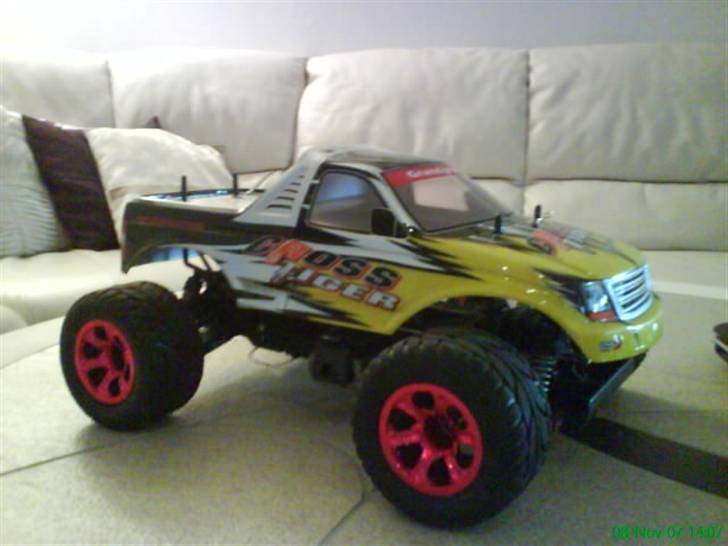 Off-Roader Bonzer Big Foot - Bilen med karrose, og nye dæk :) billede 1