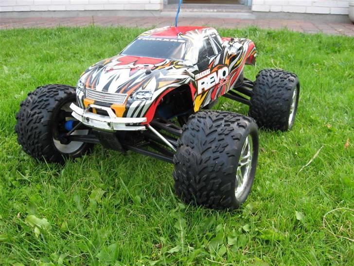 Truck Traxxas Revo 3,3 - Solgt billede 1